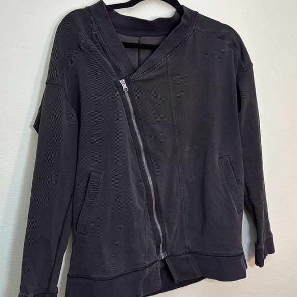 Lululemon Mula bundle wrap assymetrical zip jacket - Picture 6 of 13